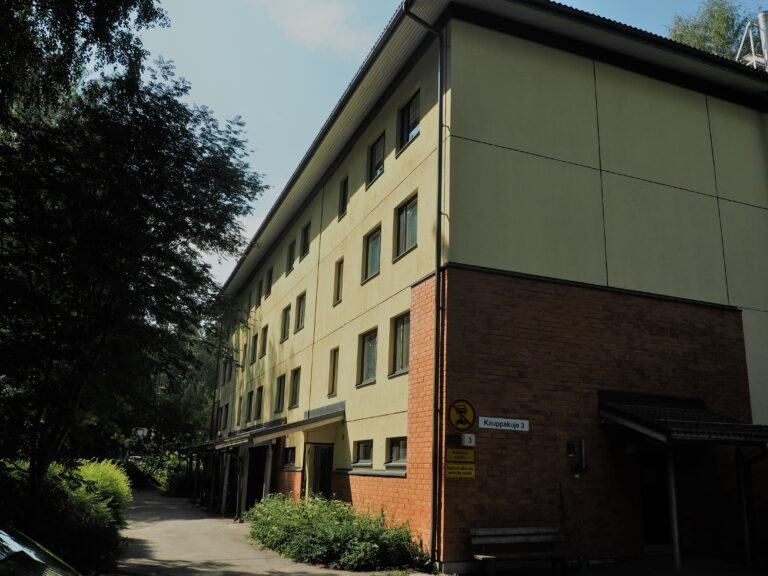 Asuinkerrostalon purkutyö aloitetaan Kauppakujalla Heinolassa