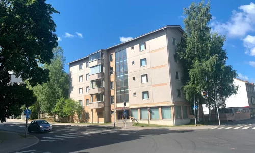 Kerrostalo keskustassa